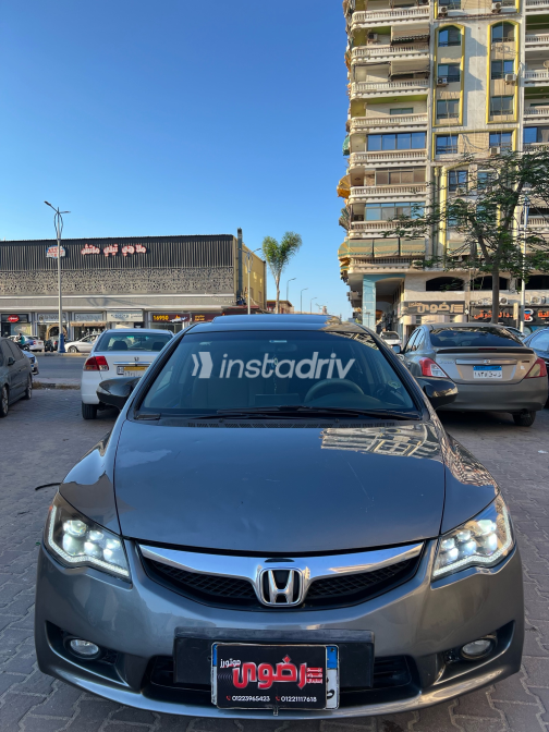 Honda Civic 2010 Gray Automatic Used for Sale in Greater Cairo ( Cairo + Giza) - 3