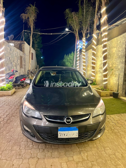 Opel Astra 2015 Gray Automatic Used for Sale in Greater Cairo ( Cairo + Giza) - 3
