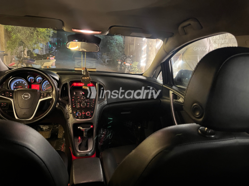 Opel Astra 2015 Gray Automatic Used for Sale in Greater Cairo ( Cairo + Giza) - 5