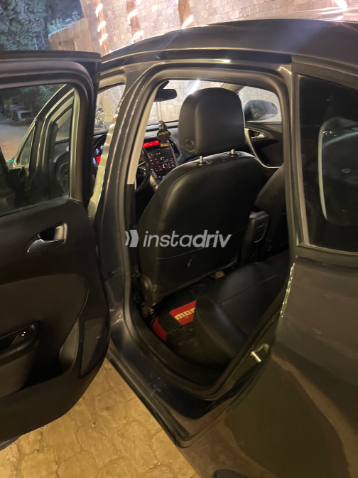 Opel Astra 2015 Gray Automatic Used for Sale in Greater Cairo ( Cairo + Giza) - 7
