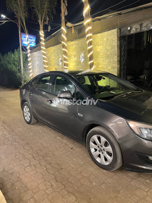 Opel Astra 2015 Gray Automatic Used for Sale in Greater Cairo ( Cairo + Giza) - 8