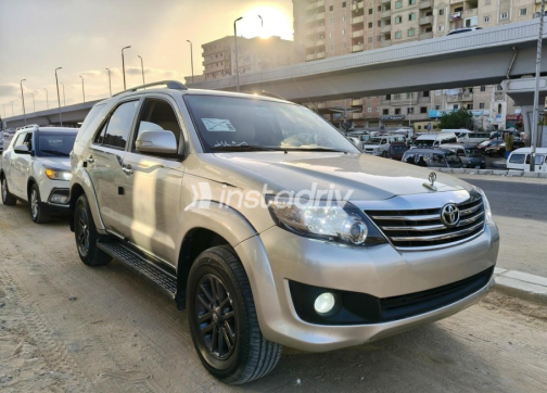 Toyota Fortuner 2015 Beige Automatic Used for Sale in Agamy - 1