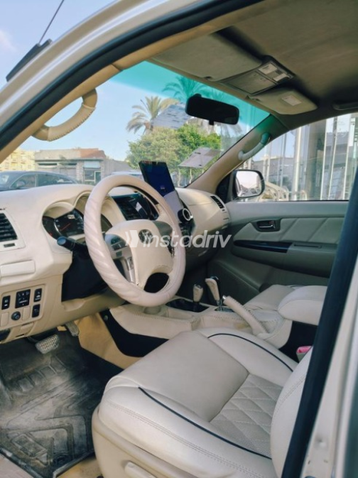 Toyota Fortuner 2015 Beige Automatic Used for Sale in Agamy - 9