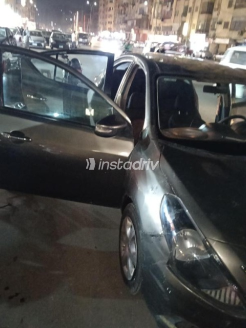 Nissan Sunny 2016 Dark Gray Automatic Used for Sale in Giza - 3