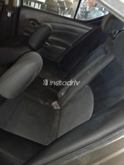 Nissan Sunny 2016 Dark Gray Automatic Used for Sale in Giza - 4