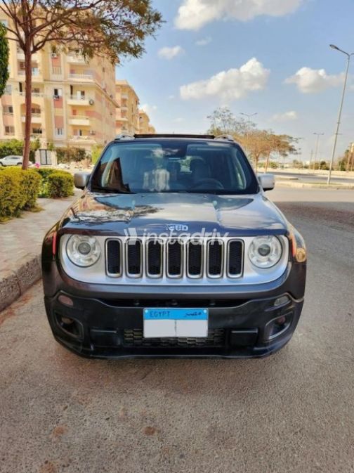 جيب رينيجيد 2018 رمادي غامق أوتوماتيك مستعملة للبيع في 6 أكتوبر - 2