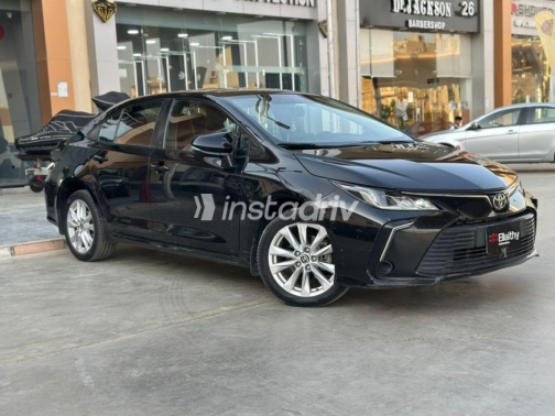 Toyota Corolla 2021 Black Automatic Used for Sale in Cairo - 2