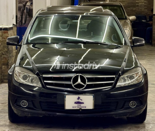 Mercedes C 250 2010 Black Automatic Used for Sale in Cairo - 1