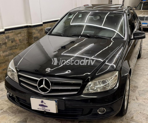 Mercedes C 250 2010 Black Automatic Used for Sale in Cairo - 2