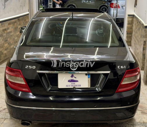 Mercedes C 250 2010 Black Automatic Used for Sale in Cairo - 5