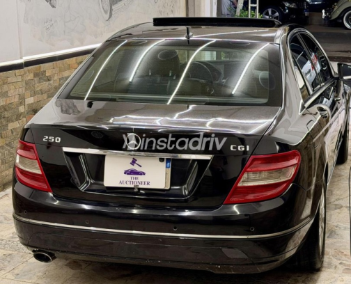 Mercedes C 250 2010 Black Automatic Used for Sale in Cairo - 6