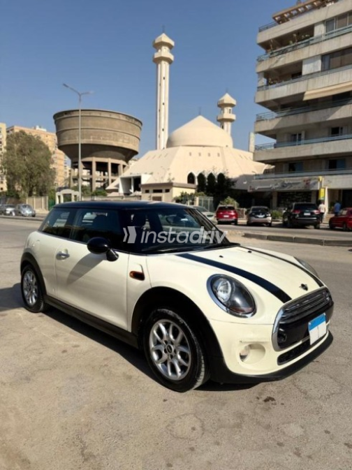 Mini Cooper 2019 White Automatic Used for Sale in Cairo - 3