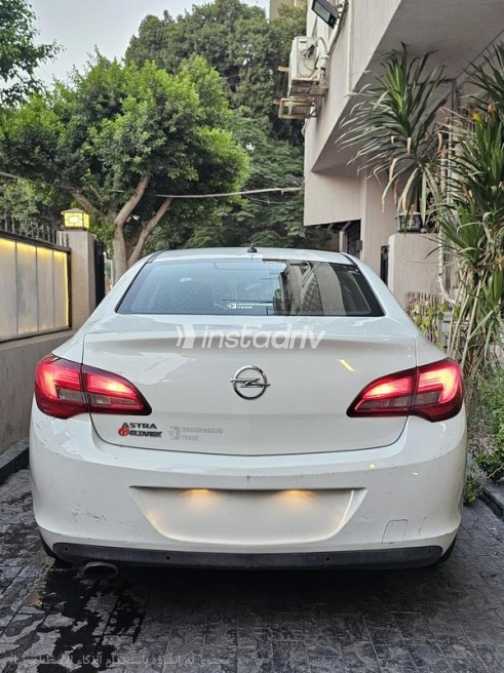 Opel Astra 2021 White Automatic Used for Sale in Heliopolis - 4