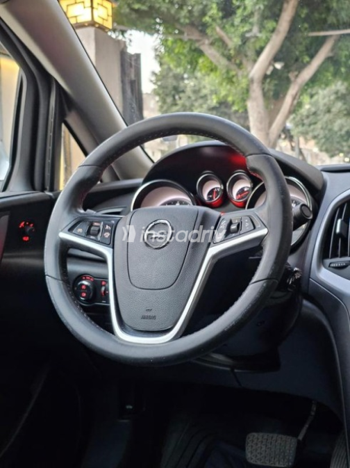 Opel Astra 2021 White Automatic Used for Sale in Heliopolis - 8