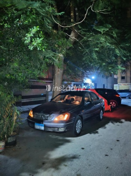 Nissan Sunny 2012 Eggplant Automatic Used for Sale in Cairo - 2