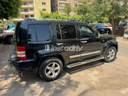 Jeep Cherokee 2009 Black Automatic Used for Sale in Nasr city - 3