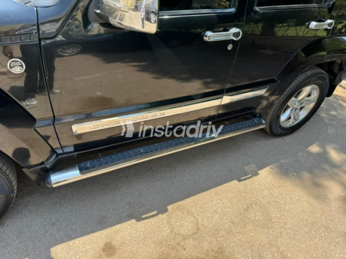 Jeep Cherokee 2009 Black Automatic Used for Sale in Nasr city - 5