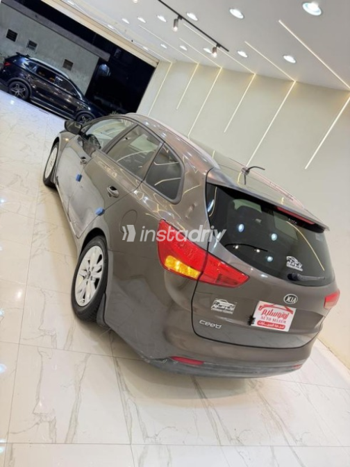 Kia Ceed 2017 Gray Automatic Used for Sale in Menouf - 4