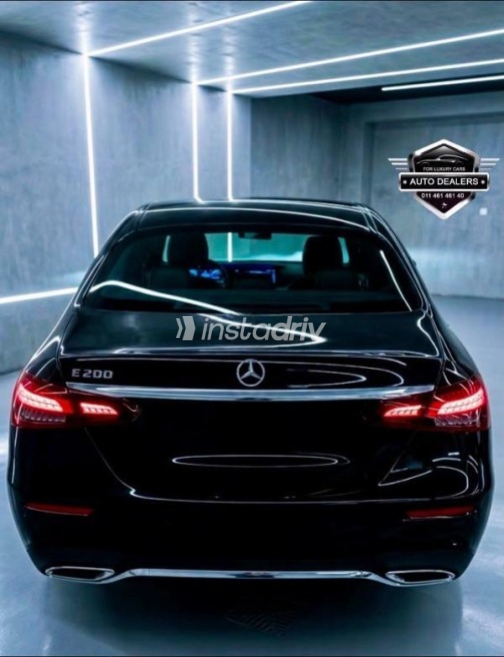 Mercedes E 200 2022 Black Automatic Used for Sale in Pyramids Gardens - 2