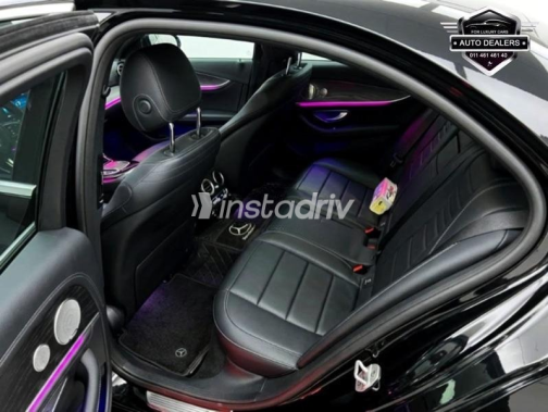 Mercedes E 200 2022 Black Automatic Used for Sale in Pyramids Gardens - 5