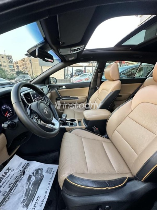 Kia Sportage 2022 Silver Automatic Used for Sale in Cairo - 7