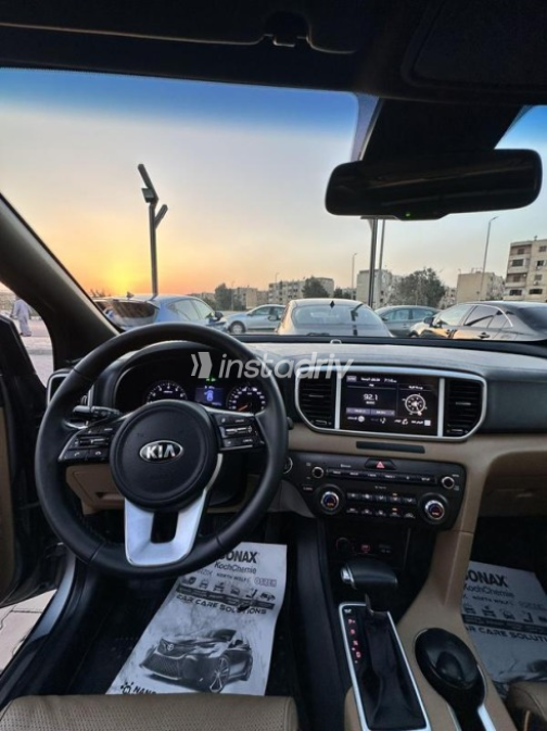 Kia Sportage 2022 Silver Automatic Used for Sale in Cairo - 9