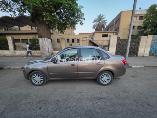 Lada Granta 2016 Bronze Automatic Used for Sale in Aswan - 4
