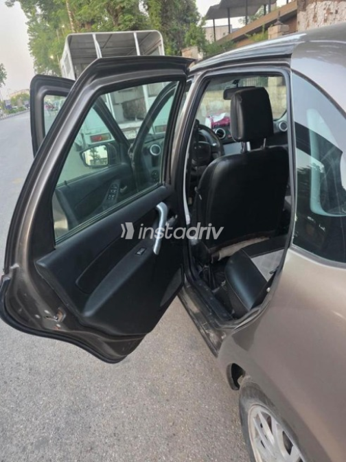 Lada Granta 2016 Bronze Automatic Used for Sale in Aswan - 9