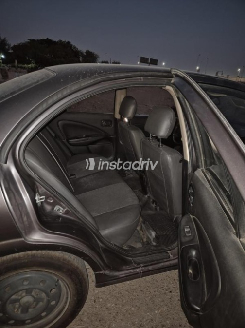 Nissan Sunny 2015 Gray Automatic Used for Sale in Cairo - 5