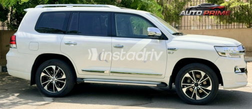 Toyota Land Cruiser 2018 White Automatic Used for Sale in Cairo - 4