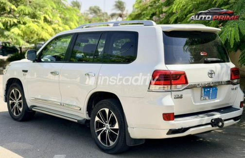 Toyota Land Cruiser 2018 White Automatic Used for Sale in Cairo - 5