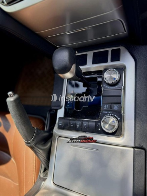 Toyota Land Cruiser 2018 White Automatic Used for Sale in Cairo - 7