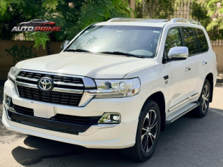 Toyota Land Cruiser 2018 White Automatic Used for Sale in Cairo