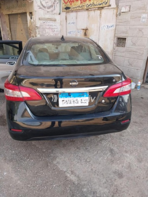 Nissan Sentra 2017 Black Automatic Used for Sale in Cairo - 9