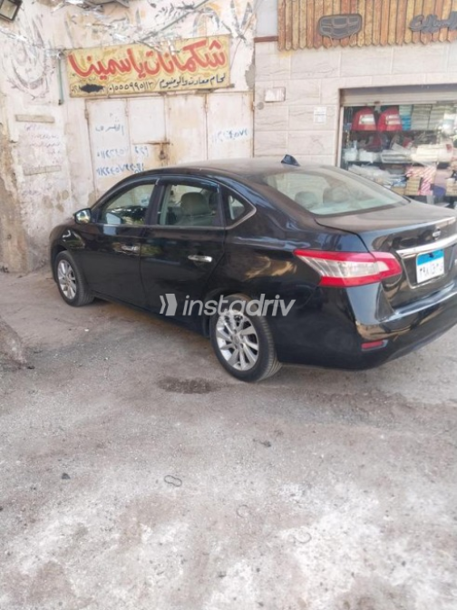 Nissan Sentra 2017 Black Automatic Used for Sale in Cairo - 10
