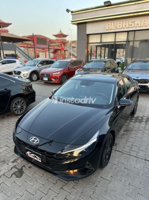 Hyundai Elantra 2021 Black Automatic Used for Sale in Cairo - 3