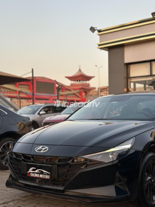 Hyundai Elantra 2021 Black Automatic Used for Sale in Cairo - 5