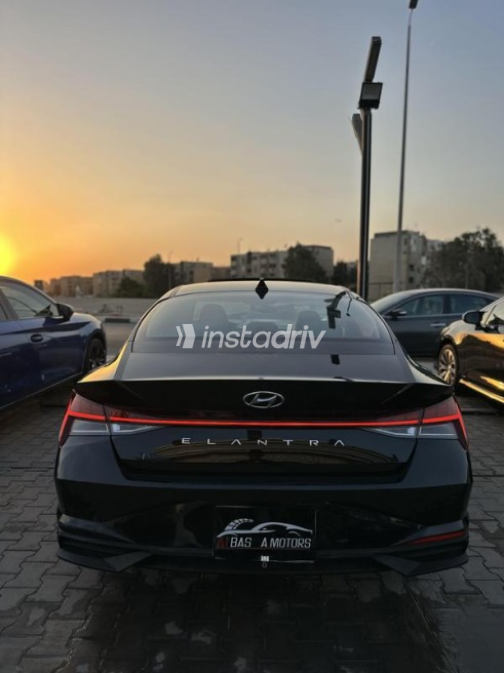 Hyundai Elantra 2021 Black Automatic Used for Sale in Cairo - 9