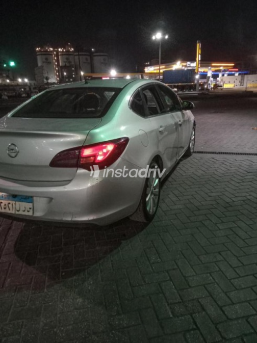 Opel Astra 2018 Silver Automatic Used for Sale in Alexandria - 1