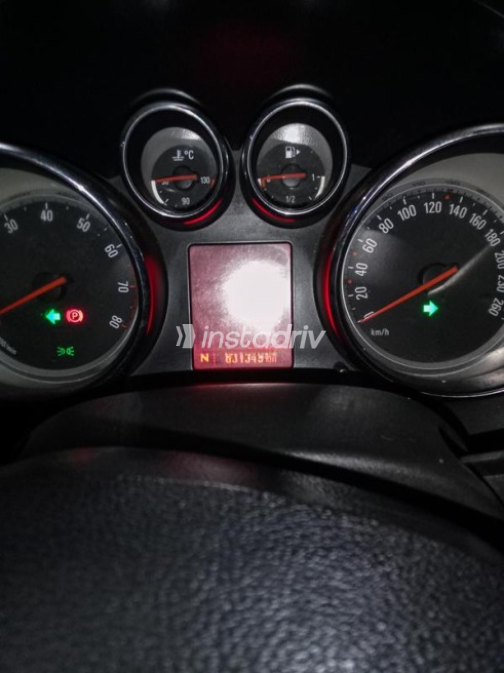 Opel Astra 2018 Silver Automatic Used for Sale in Alexandria - 9