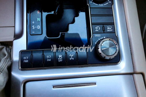 Toyota Land Cruiser 2019 White Automatic Used for Sale in Greater Cairo ( Cairo + Giza) - 3