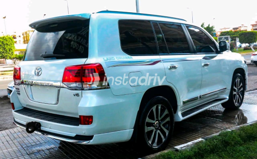 Toyota Land Cruiser 2019 White Automatic Used for Sale in Greater Cairo ( Cairo + Giza) - 6