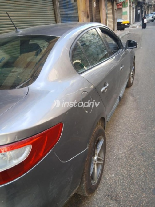 Renault Fluence 2016 Silver Automatic Used for Sale in Alexandria - 3