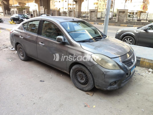 Nissan Sunny 2013 Bronze Automatic Used for Sale in Giza - 4