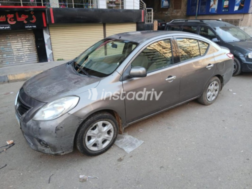 Nissan Sunny 2013 Bronze Automatic Used for Sale in Giza - 7