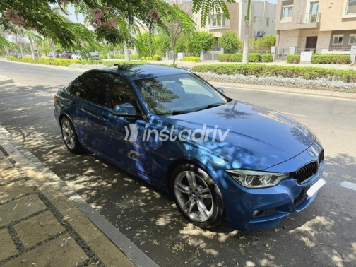بي ام دبليو 320 2019 أزرق غامق أوتوماتيك مستعملة للبيع في مدينتى - 3