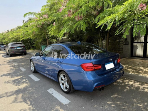 بي ام دبليو 320 2019 أزرق غامق أوتوماتيك مستعملة للبيع في مدينتى - 4