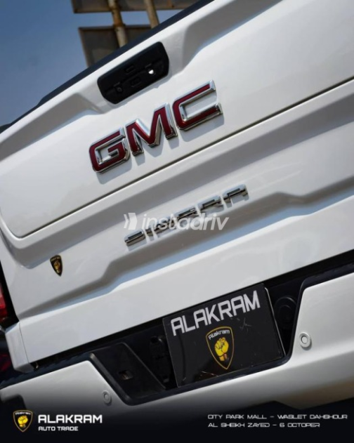 Gmc Sierra 2021 White Automatic Used for Sale in 6 October - 3