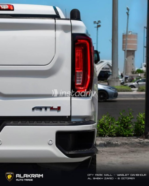 Gmc Sierra 2021 White Automatic Used for Sale in 6 October - 4
