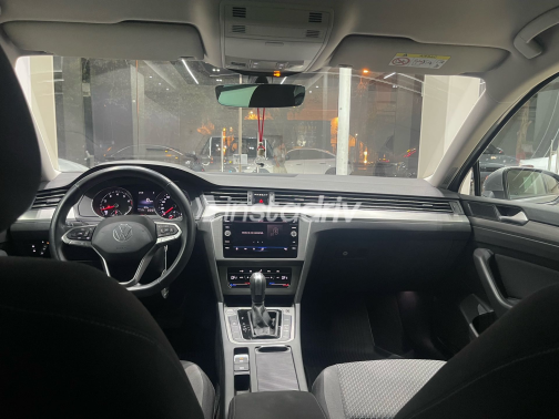 Volkswagen Passat 2022 Silver Automatic Used for Sale in Greater Cairo ( Cairo + Giza) - 1